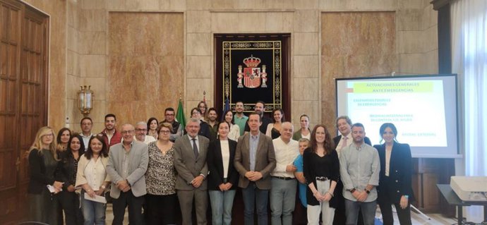 Foto de familia tras el curso 'Plan de Emergencia. Uso de equipos de extinción'.
