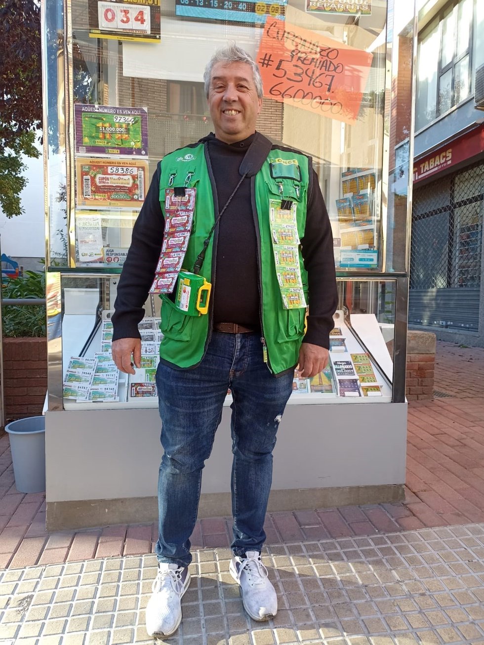 El vendedor de uno de los cupones agraciados en el sorteo de este viernes 27 de octubre