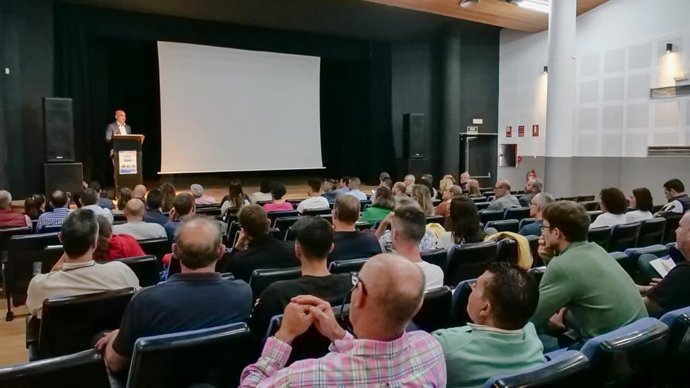 Diputación profundiza en los retos de futuro del deporte municipal de la provincia con un foro