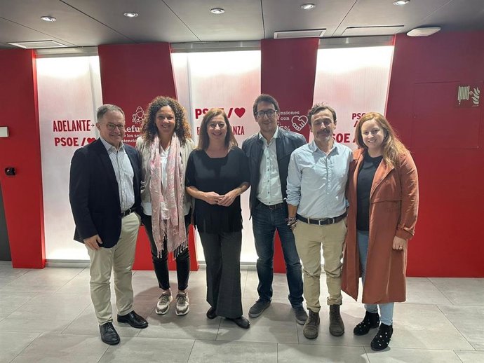 La delegación del PSIB-PSOE encabezada por la secretaria general del partido en Baleares, Francina Armengol, asiste al Comité Federal del PSOE