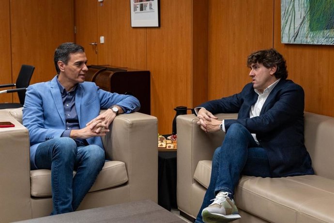 Reunión de Pedro Sánchez con el candidato socialista a lehendakari, Eneko Andueza