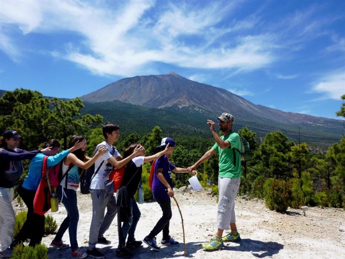 El Cabildo de Tenerife, a través de la unidad de Educación Ambiental del área de Medio Natural, Sostenibilidad y Seguridad y Emergencias, ha puesto en marcha el programa 'Aula en la Naturaleza Barranco de la Arena'