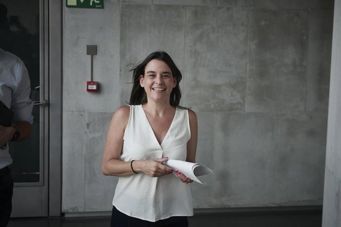 Archivo - La vicepresidenta tercera del Gobierno de Navarra y consejera de Vivienda, Juventud y Políticas Migratorias, Begoña Alfaro, en una imagen de archivo.