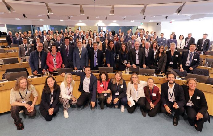 Zaragoza y Ottawa firman un acuerdo de cooperación internacional tras el éxito del programa europeo.