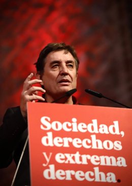 El poeta y director del Instituto Cervantes, Luis García Montero