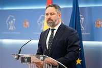 Abascal a Sánchez: "Disfrazas tu corrupción invocando el interés de España"