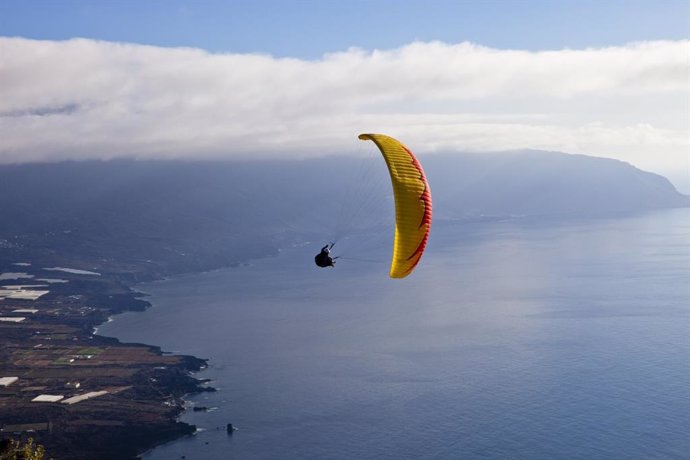 Archivo - Parapente.