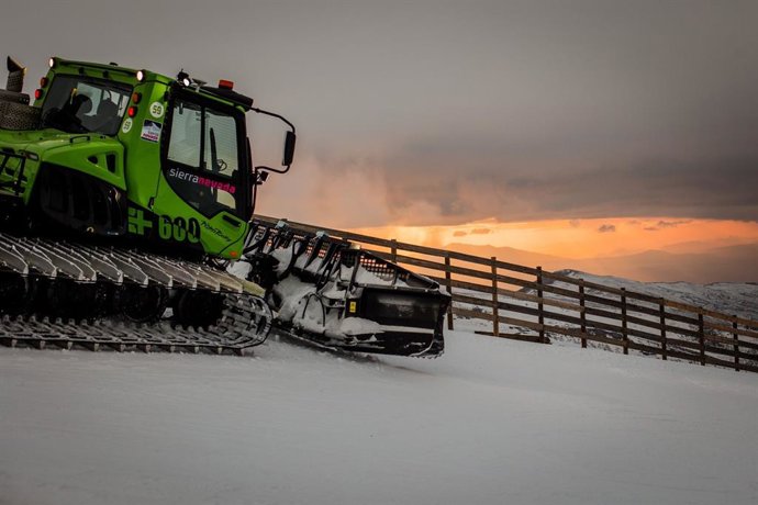 La estación de esquí de Sierra Nevada incorpora cuatro nuevas máquinas pisa-pistas híbridas