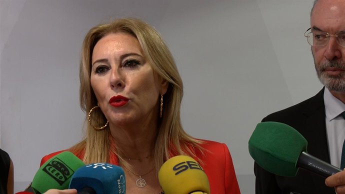 Archivo - La consejera de Economía, Hacienda y Fondos Europeos de la Junta, Carolina España