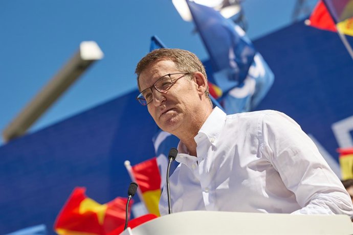 Archivo - Arxivo - El líder del PP i candidat a la Presidncia del Govern, Alberto Núñez Feijóo, intervé durant la manifestació organitzada pel PP, a la plaa de Felipe II, a 24 de setembre de 2023, a Madrid (Espanya)
