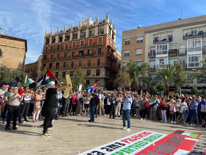 Miles de personas reclaman en Valncia "libertad" para el pueblo palestino: "Hay que poner fin al genocidio"