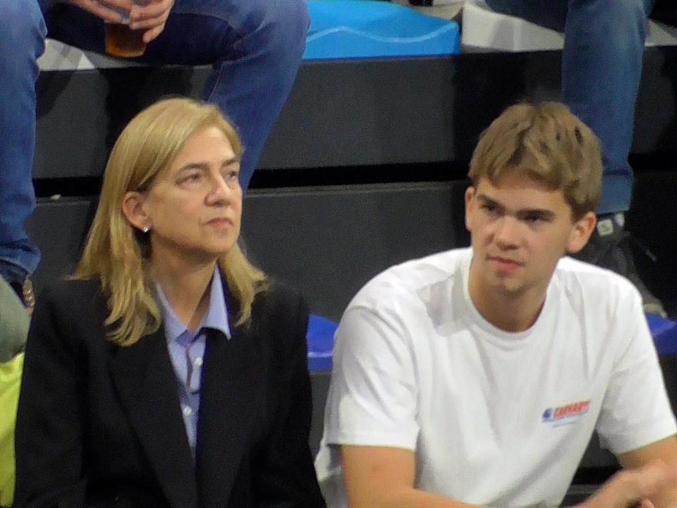 LA INFANTA CRISTINA Y SU HIJO MIGUEL VIENDO A PABLO URDANGARIN JUGAR