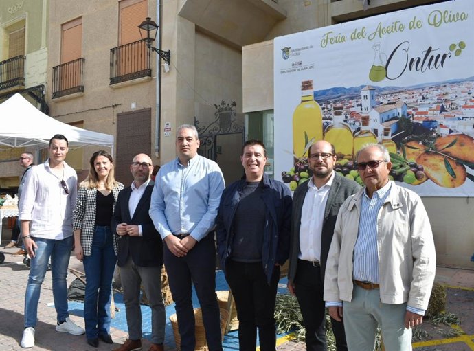 Nota, Fotos Y Audio (Corte Del Presidente De La Diputación: Cabañero Anuncia En Ontur Que La Diputación De Albacete Llevará El Aceite De Oliva De La Provincia A La Feria Internacional Líder En El Sector Que Se Celebra En Febrero En Madrid