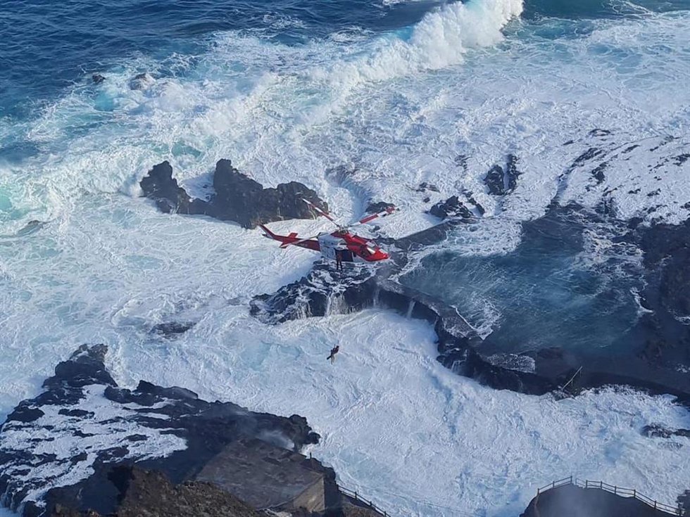 Archivo - Rescate de una persona en el mar en Canarias