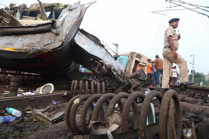 Archivo - Accidente de tren cerca de la ciudad de Balasore, en India (archivo)