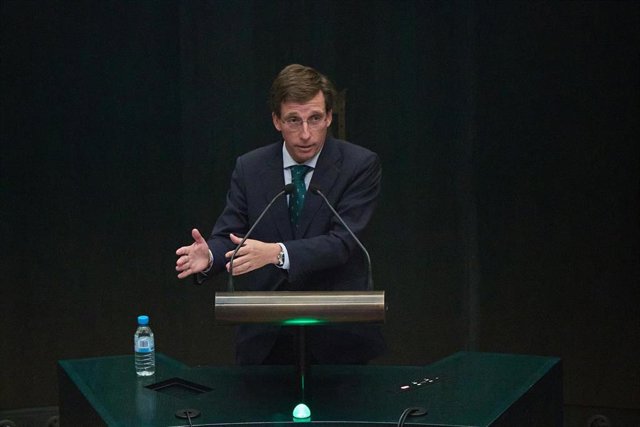 Almeida en el Pleno del Ayuntamiento de Madrid