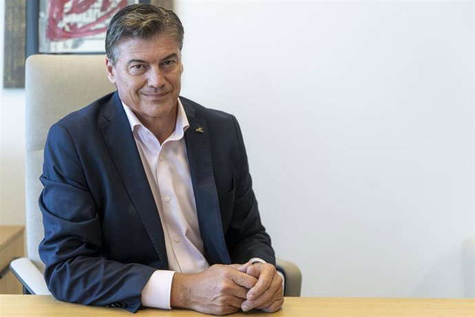 Archivo - El presidente de la patronal Pimec, Antoni Cañete, posa tras una entrevista para Europa Press, en la sede de Pimec, a 12 de septiembre de 2023, en Barcelona, Catalunya (España)