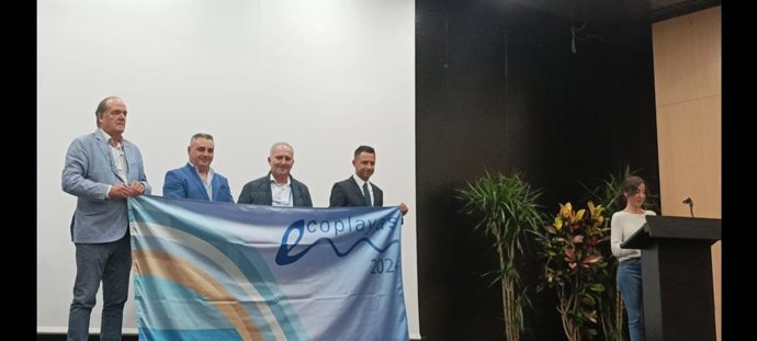 El Responsable De Contratación De Emulsa, Pedro Fernández Valdés, Durante La Recogida De Las Banderas 'Ecoplayas',  En El Marco Del Congreso Anual Ecoplayas, Organizado Por Ategrus En Marbella.