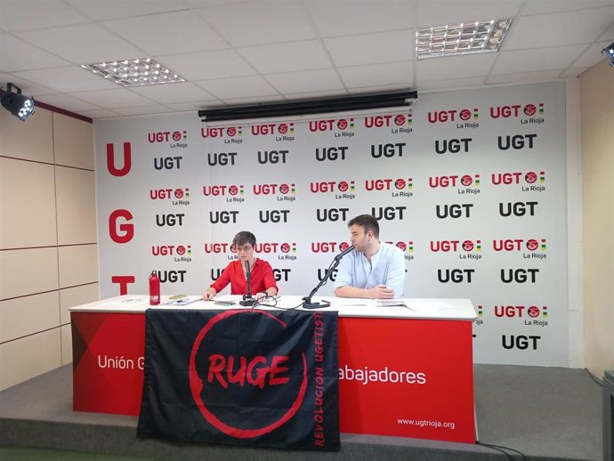 La secretaria de Organización de RUGE La Rioja, Nuria Larrinaga, junto al secretario de Acción Sindical, Enrique Ovejas