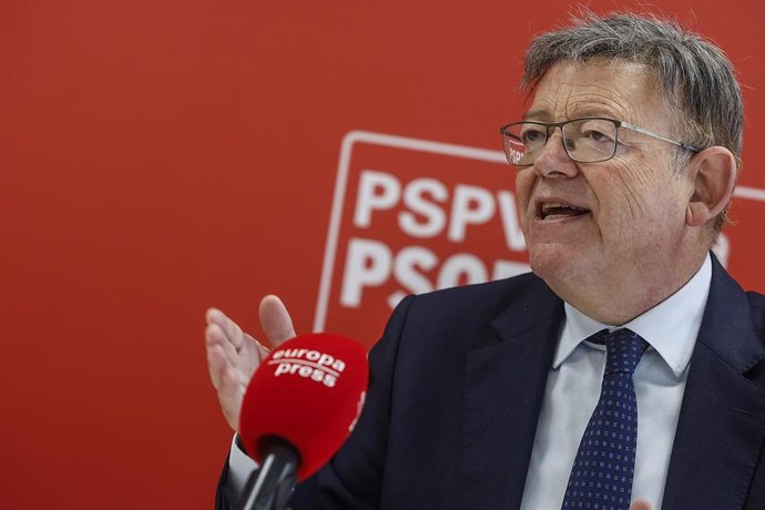 El secretario general del PSPV-PSOE, Ximo Puig, durante una entrevista para Europa Press.