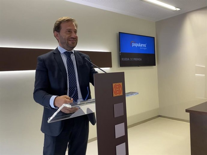Archivo - El portavoz del PP en las Cortes de Aragón, Fernando Ledesma.