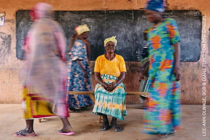 Lee-Ann Olwage, ganadora de un premio World Press Photo 2023 con el proyecto 'El gran olvido' protagonizará una charla sobre fotografía y salud mental.