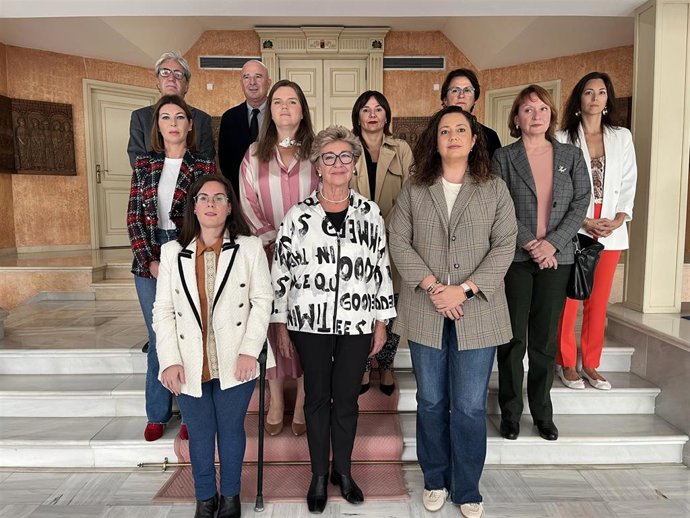 Integrantes de la Comisión especial de estudio de Lucha contra la Pobreza y la Exclusión Social en la Región de Murcia