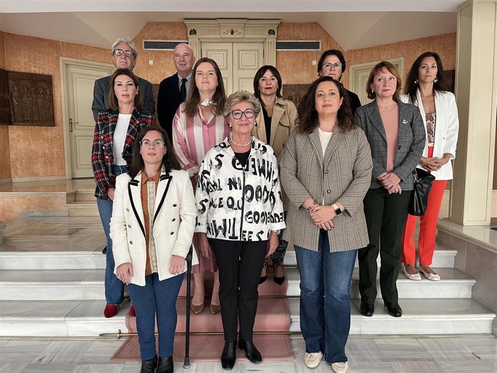 Integrantes de la Comisión especial de estudio de Lucha contra la Pobreza y la Exclusión Social en la Región de Murcia