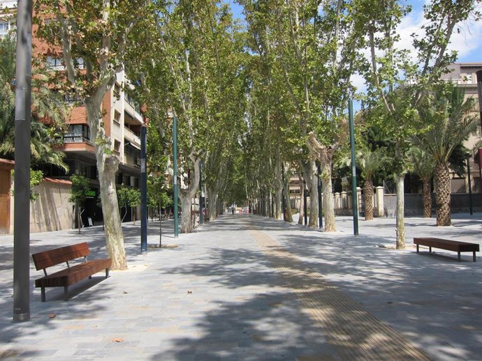 Archivo - Avenida Gran Vía de Alfonso X El Sabio de Murcia, peatonalización, viviendas