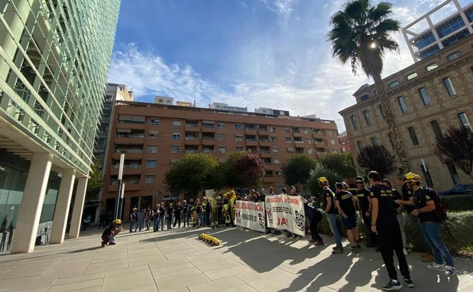 Bombers Forestals (BBFF) de la GVA es concentren per l'estabilitat laboral i un primer conveni per a la SGISE en un context de crisi climtica