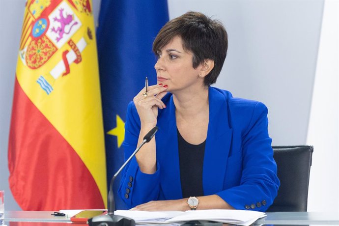 La ministra Portavoz en funciones, Isabel Rodríguez, durante una rueda de prensa posterior a la reunión del Consejo de Ministros, en el Palacio de la Moncloa, a 30 de octubre de 2023, en Madrid (España).La portavoz del Gobierno y ministra de Política Te