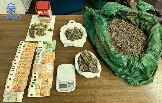 Droga y dinero incautado