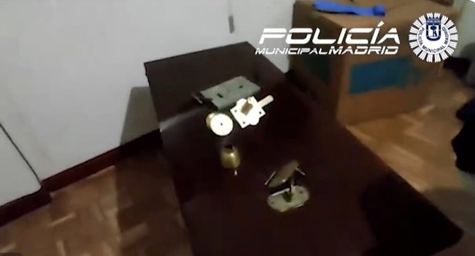 Cuatro detenidos por intentar okupar la casa de una anciana de San Blas que se encontraba en una residencia