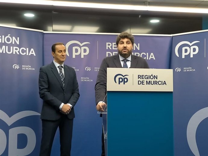 El presidente del PP de la Región, Fernando López Miras, en la rueda de prensa