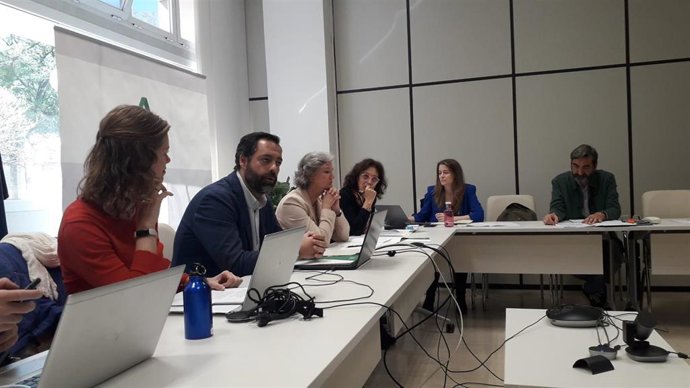 Andalucía cita a organismos de la UE para hablar de equidad en salud y economía del bienestar.