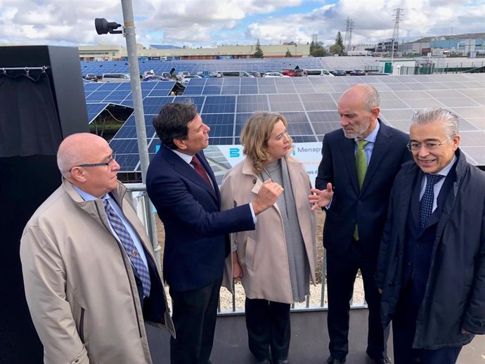 Carriedo, durante su visita a una instalación fotovoltaica de Burgos.