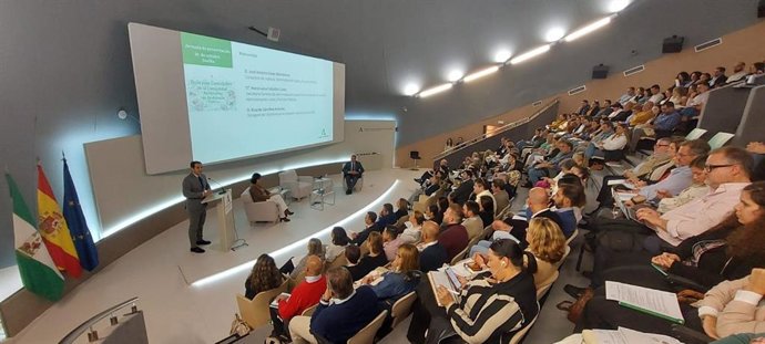 Jornada organizada por la Junta con cargos municipales de Andalucía Occidental.