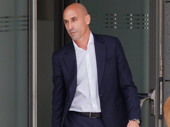 Archivo - El expresidente de la Real Federación Española de Fútbol (RFEF), Luis Rubiales, sale de declarar en la Audiencia Nacional