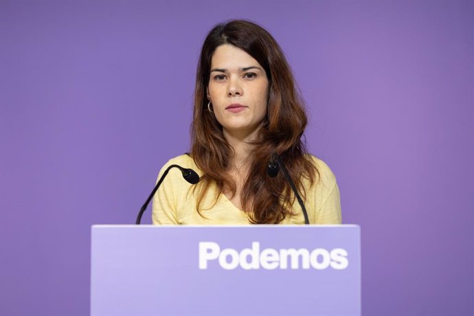 La portavoz de Podemos, Isa Serra, ofrece una rueda de prensa, en la sede de Podemos, a 30 de octubre de 2023, en Madrid (España). 