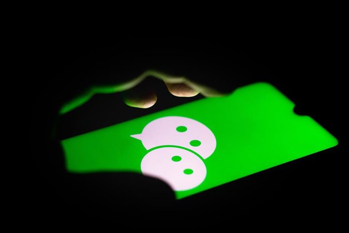 Archivo - September 28, 2020, Brazil: In this photo illustration a WeChat logo is seen displayed on a smartphone.