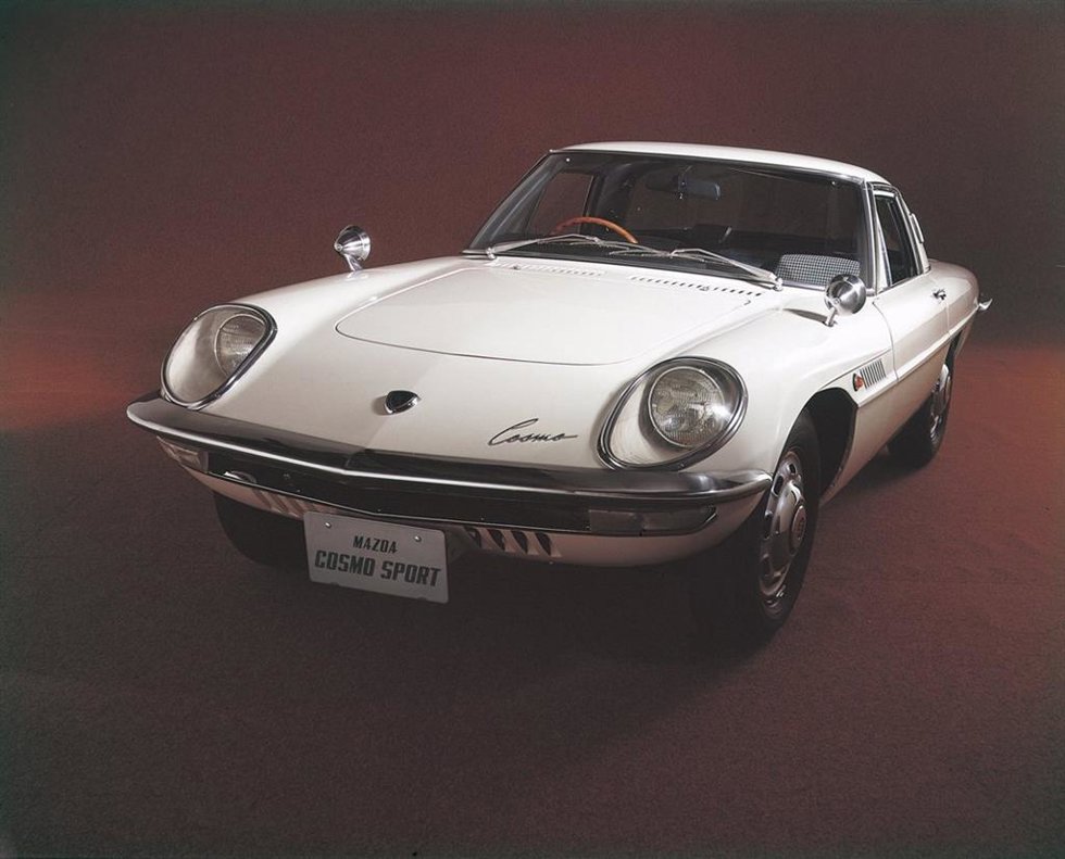 El Mazda Cosmo (110S), lanzado en 1967.