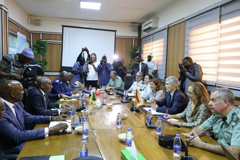 El ministro del Interior, Fernando Grande-Marlaska, durante su visita a Senegal para reforzar la cooperación en materia migratoria