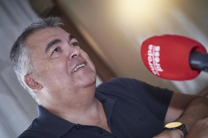 Archivo - El secretario de Organización del Partido Socialista, Santos Cerdán, durante una entrevista para Europa Press