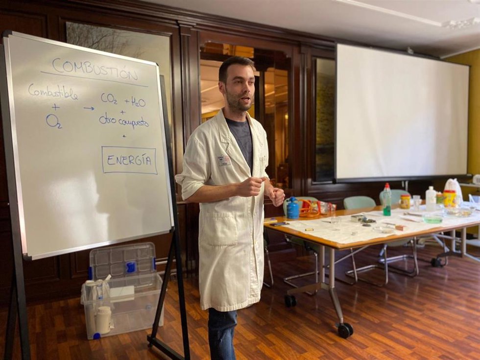 Comienzan los talleres de ciencia y tecnología incluidos en el programa #Divulgaciencia23