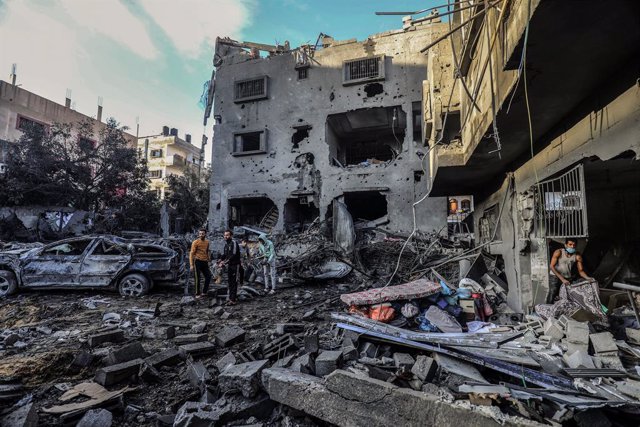 Edificios destruidos tras los bombardeos de Israel contra la ciudad de Rafá, en el sur de la Franja de Gaza