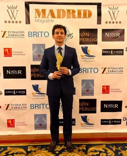 El Doctor Carrillo, premiado por la revista 'Madrid Magazine'.