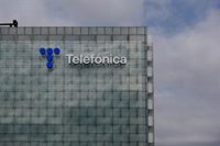 Telefónica rebota un 1,61% tras confirmar SEPI que "explora" comprar una participación en la compañía