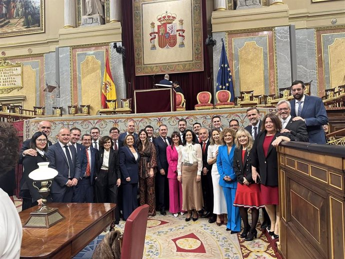Diputados y senadores socialistas andaluces en la jura de la Constitución por Leonor de Borbón en el Congreso de los Diputados.