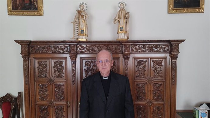 El obispo de las diócesis de Huesca y de Jaca, monseñor Julián Ruiz Martorell