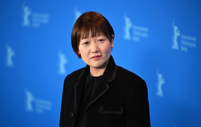 Archivo - 18 February 2023, Berlin: Korean-Canadian director Celine Song, poses at the photo session for the film "Past Lives" during the 73rd Berlin International Film Festival (Berlinale). Photo: Monika Skolimowska/dpa